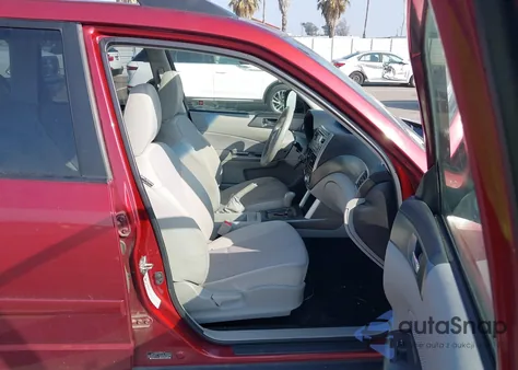 2011 Subaru Forester 2.5X Premium из США, поврежденный, VIN JF2SHADC1BH783301